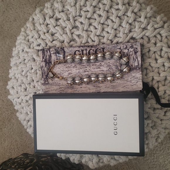GUCCI'S Metallic Spiked Embellished Pearl Necklace - Picture 7 of 10